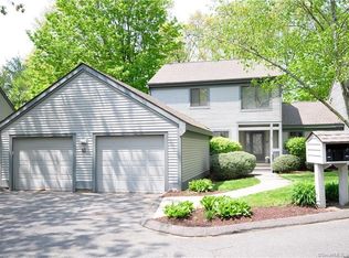 11 Strathmore Ln #3011, Avon, CT 06001