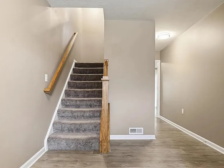 182 Hudson Blvd — Photo 4