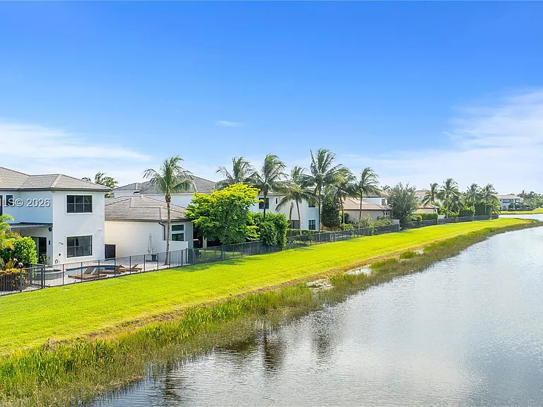 9529 Eden Roc Ct — Photo 63