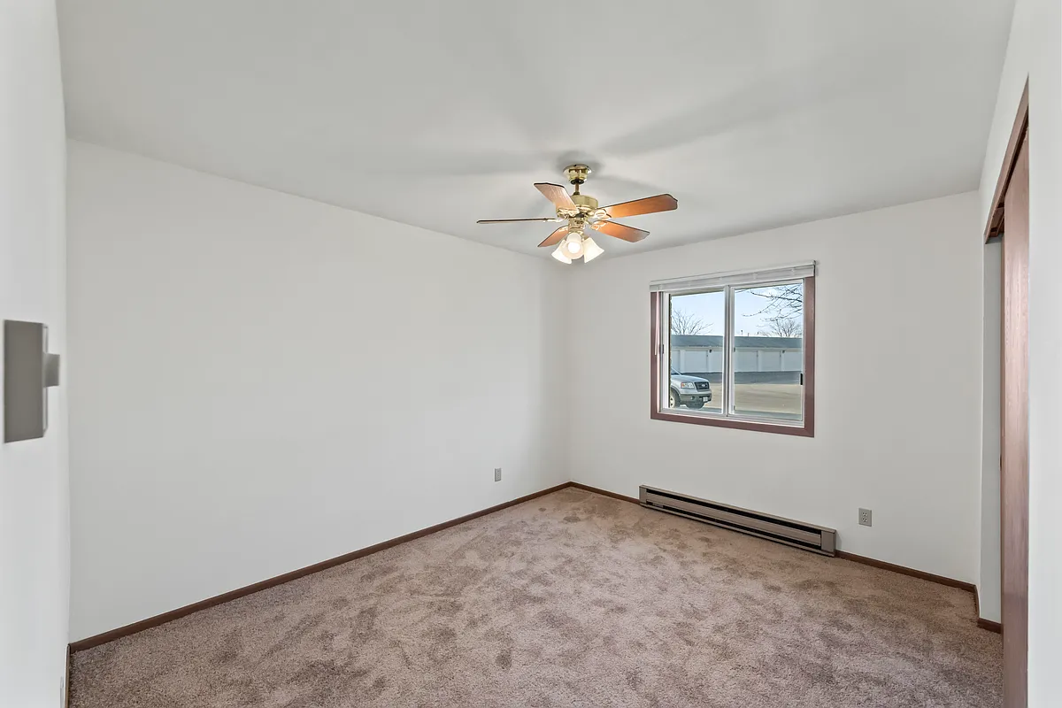 Building Photo - 203 E Lake Park Pl #5