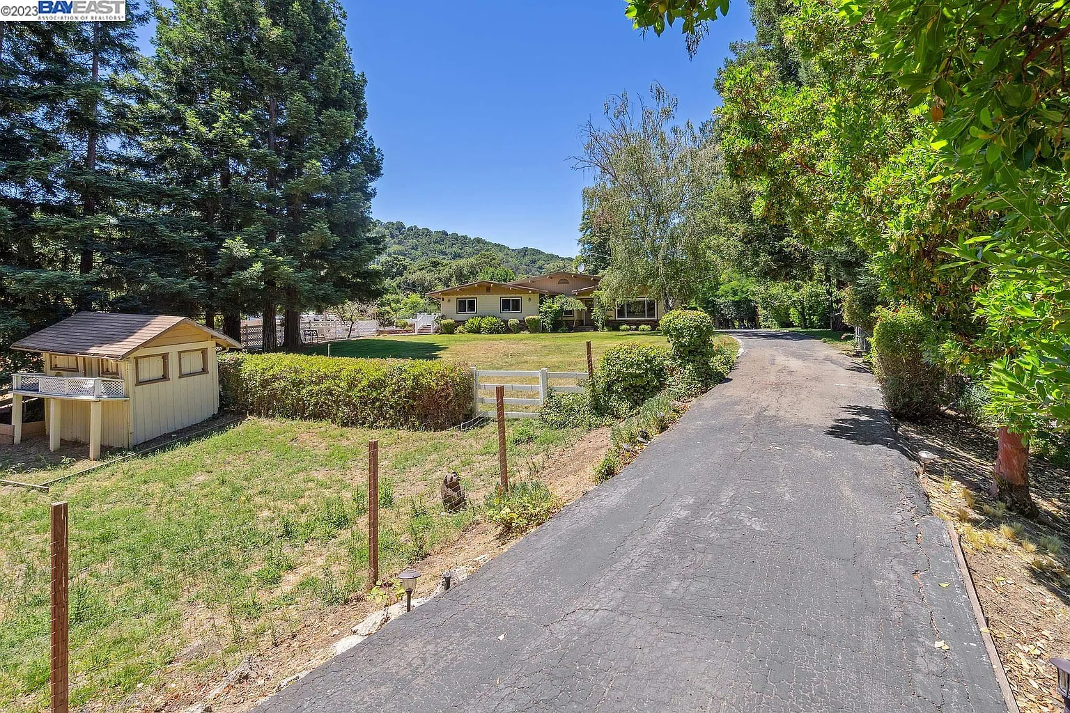6694 Paloverde Rd photo 1
