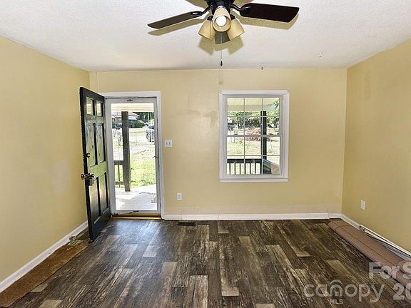 4th image of 3560 Dogwood Ct