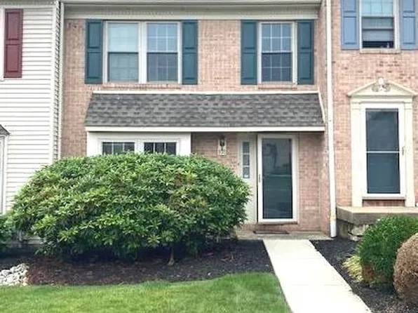 633 Maple Glen Cir, Pottstown, PA 19464