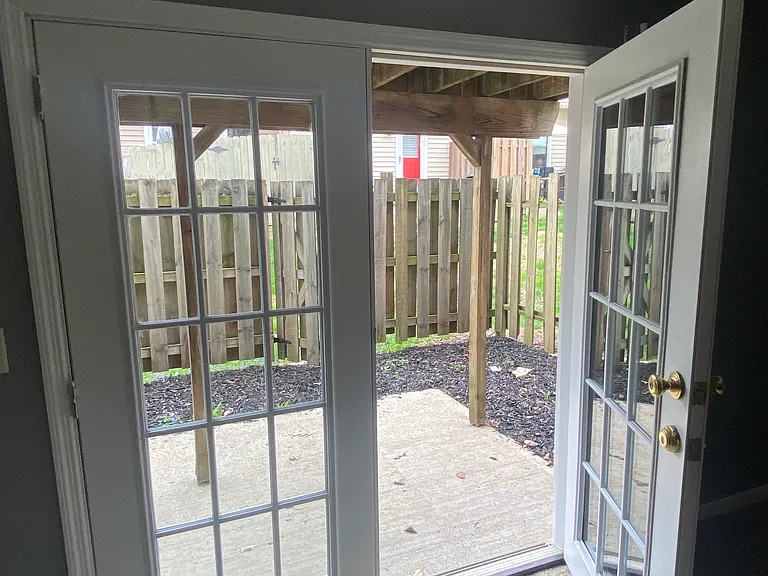 2930 Millbank Row — Photo 21