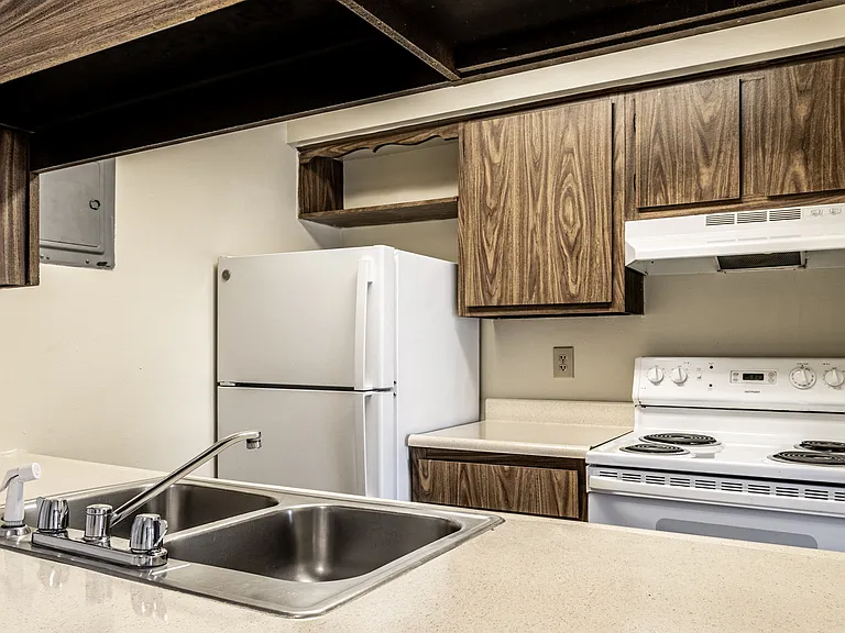 Scarborough Lake Apartments — Photo 10