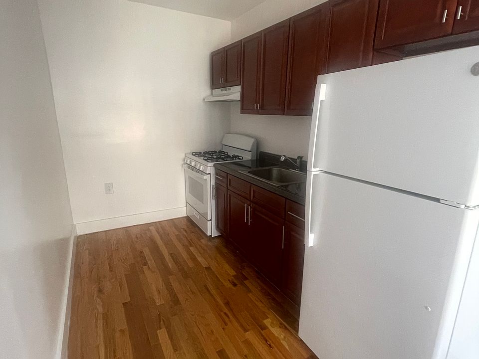 1st image of 2100 Beekman Pl APT 4H