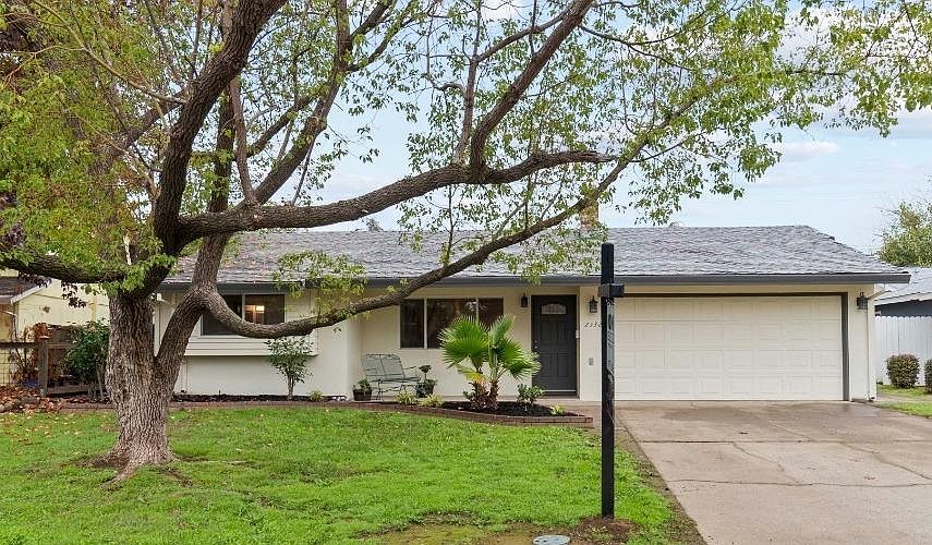 1st image of 2532 Clearlake Way