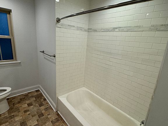 4th image of 3825 Hamilton St APT 3