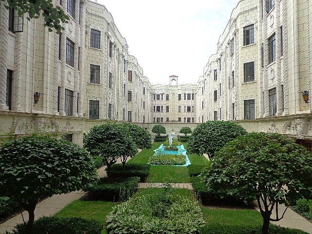 1st image of 7340 N Ridge Blvd APT 3B
