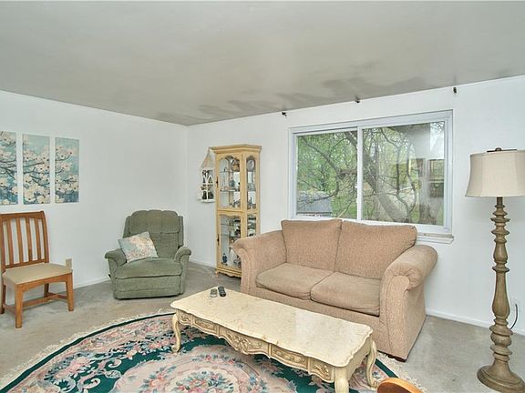 4th image of 9442 Shenandoah Dr