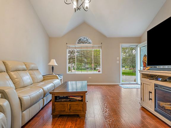 5th image of 8956 Price Cir