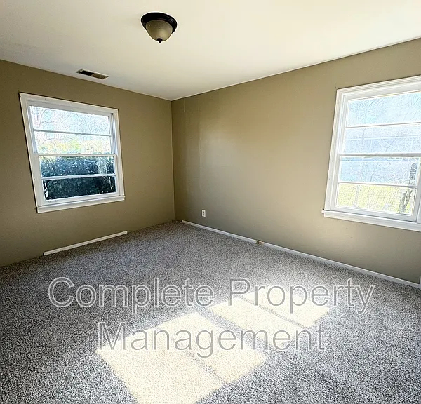 1408 16th St SW — Photo 5