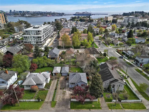 877 Wollaston St, Esquimalt, BC V9A 5A9