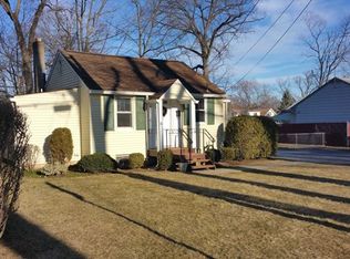 351 Cornell St, Wyckoff, NJ 07481