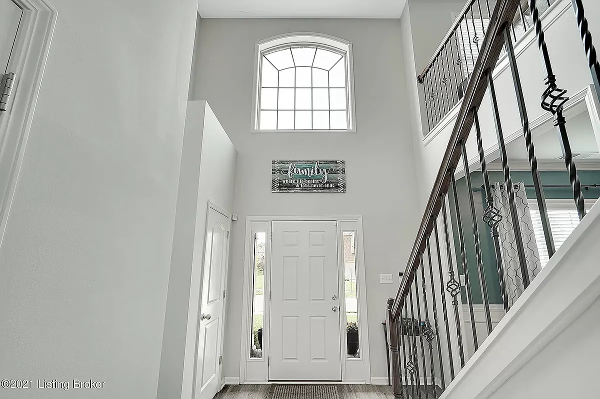 Building Photo - 1919 Carabiner Way