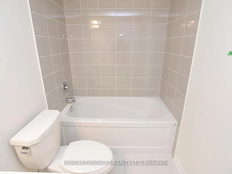 1081 Danforth Rd E #113 — Photo 31
