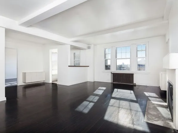 299 West 12th Street image 1 of 8