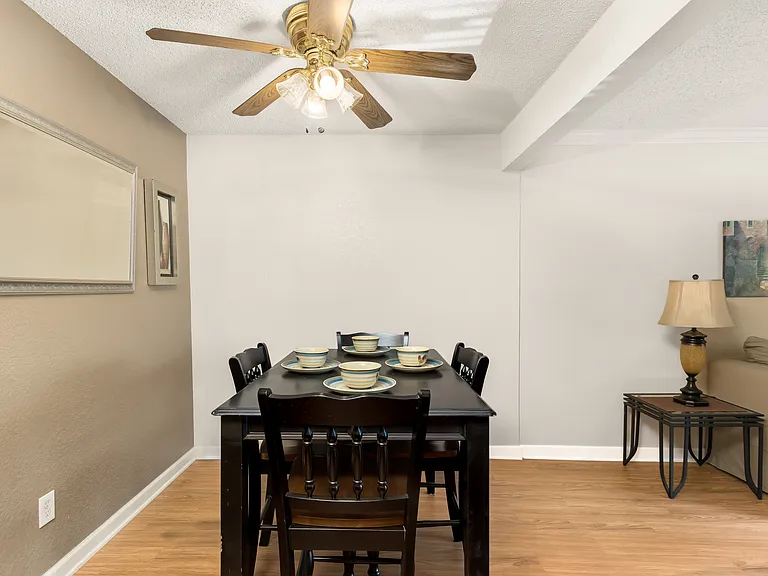 Quailpointe Apartments — Photo 27
