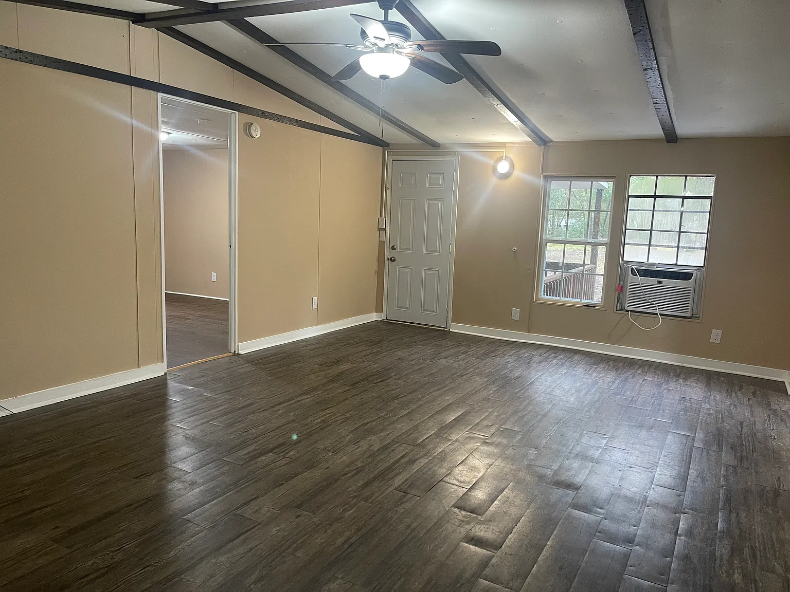 3 bed, 1320 sqft, $1,600 — Photo 3