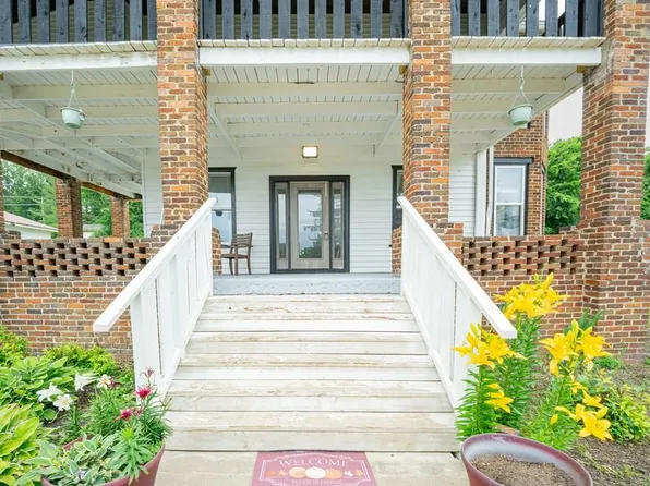 208 Fairview Ave, Mc Arthur, OH 45651