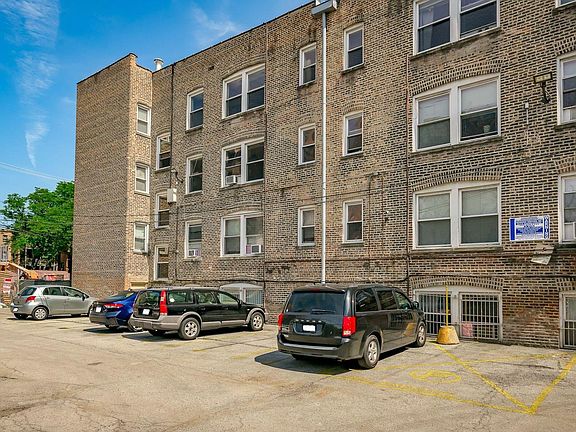 5th image of 3728 N Pine Grove Ave #207