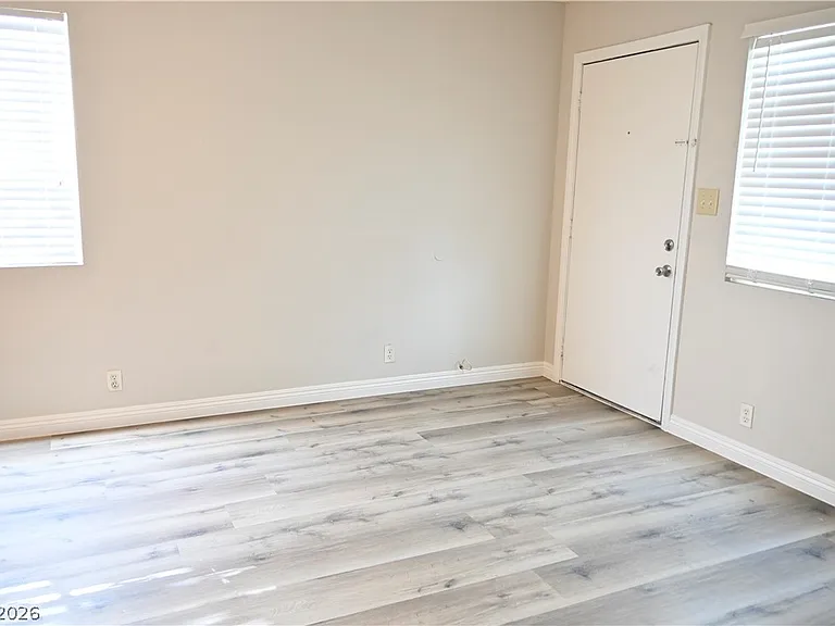 5806 Dodd St #D — Photo 4
