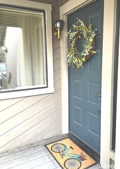 1st image of 794 Dorothy Way