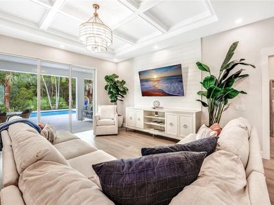 1470 Serrano CIR, Naples, FL, 34105