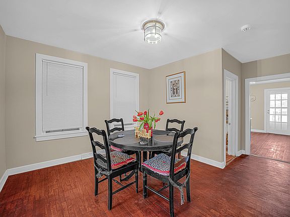 5th image of 3749 S Union Ave