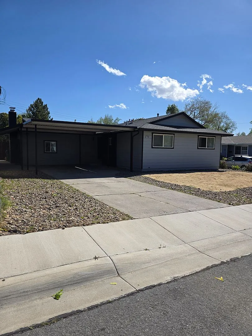 Great Family home in family neighborhood~bring the pets — Photo 2