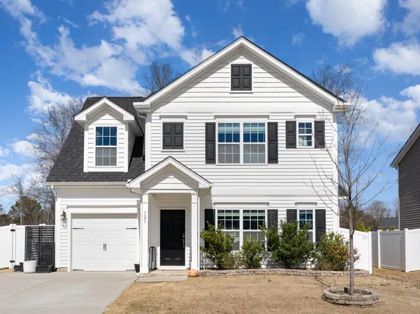 121 Black Oak Ct, Clayton, NC 27520