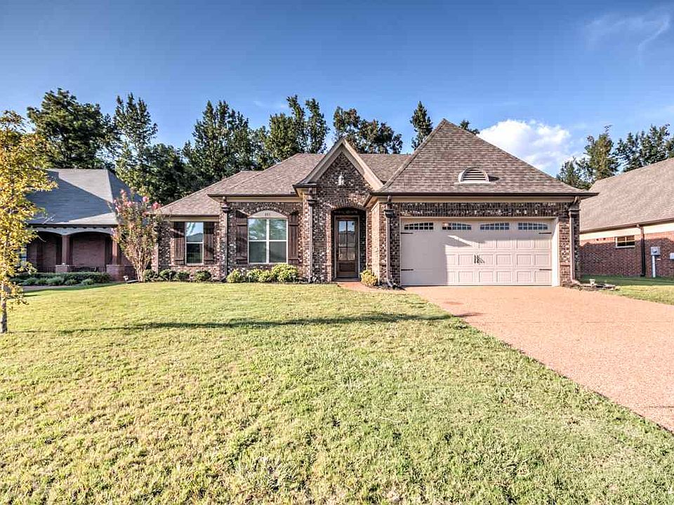 1st image of 395 Whispering Creek Dr