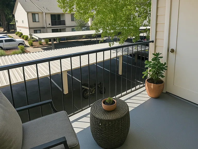 Camino Creek — Photo 12
