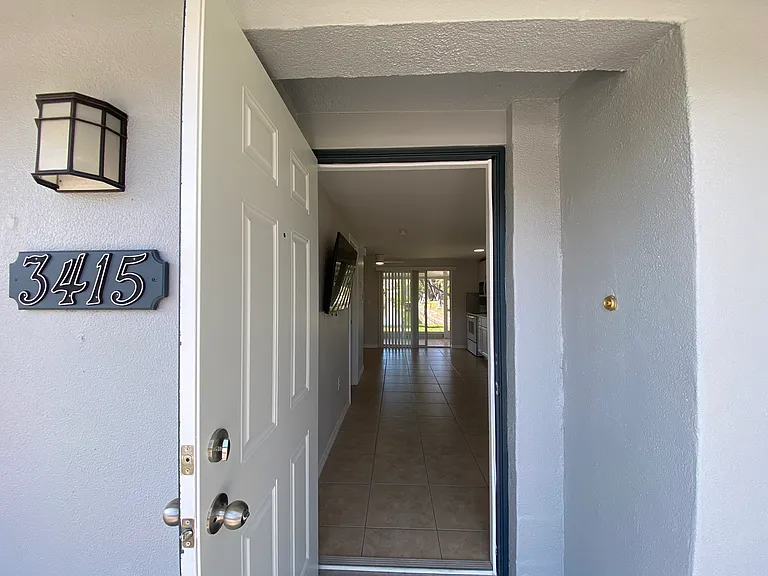 3415 Palm Dr #1 — Photo 9
