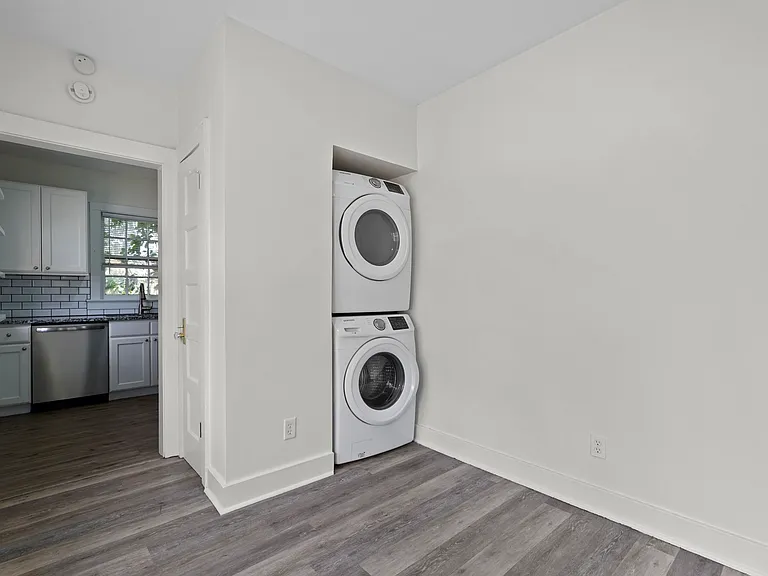 2409 Jefferson St #A — Photo 9