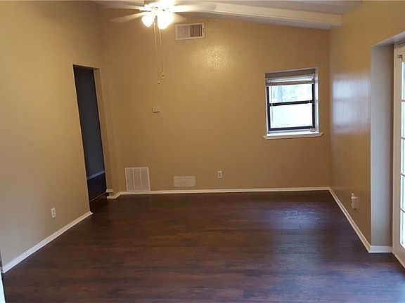 4th image of 7406 Loganberry Dr