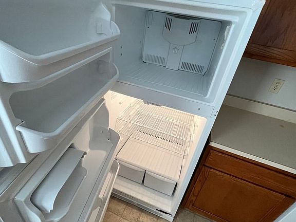 5th image of 1611 Meadow Springs Dr #3