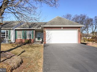 40 Burwick Dr, Mechanicsburg, PA 17050