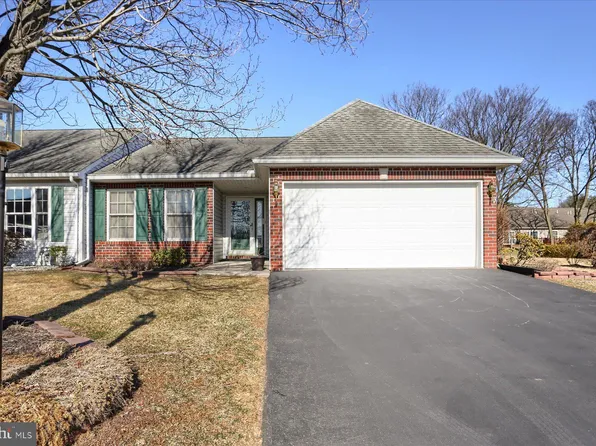 40 Burwick Dr, Mechanicsburg, PA 17050