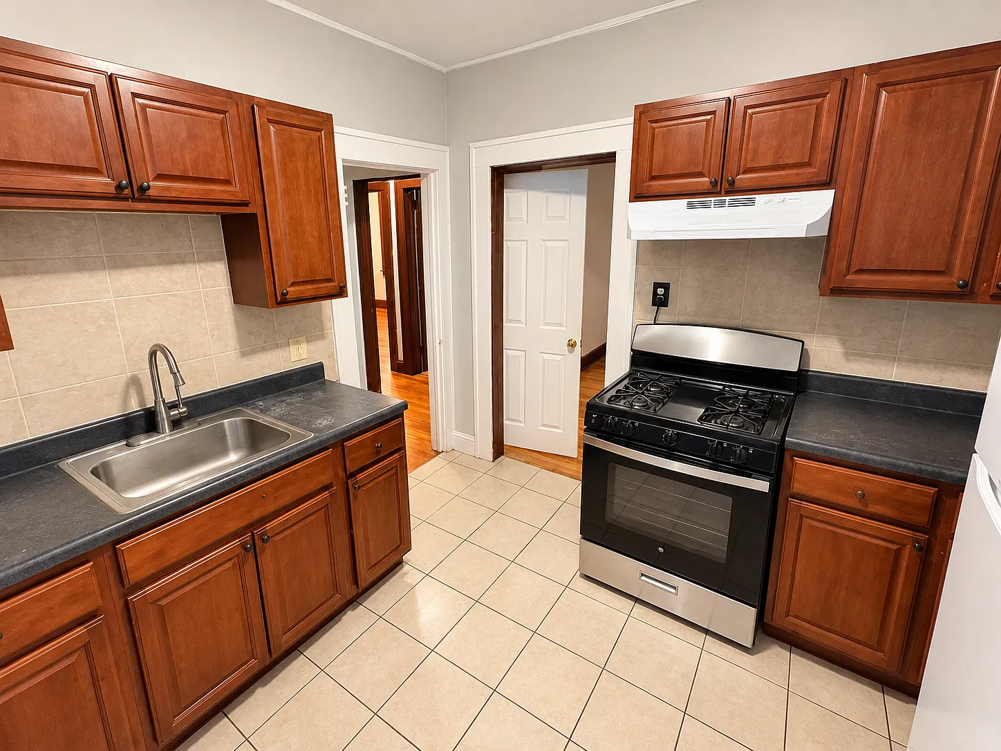 3 bed, 1600 sqft, $2,900 — Photo 4