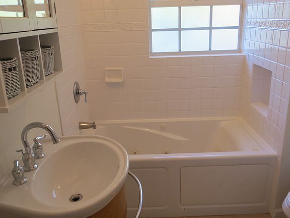 2nd image of 715 47th St