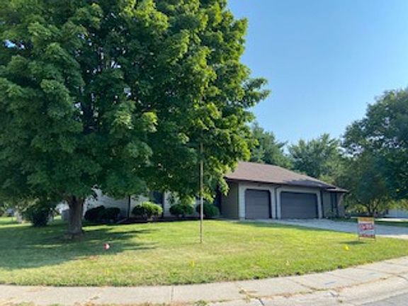 2nd image of 1721 Graceland Ct APT B
