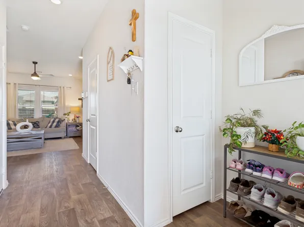 3434 Angus Xing, San Antonio, TX 78245