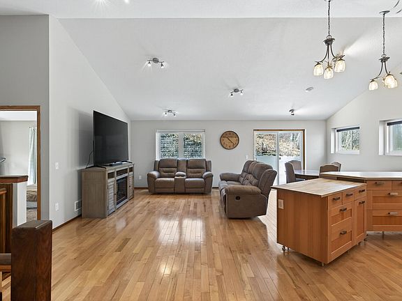4th image of 13593 Embry Way