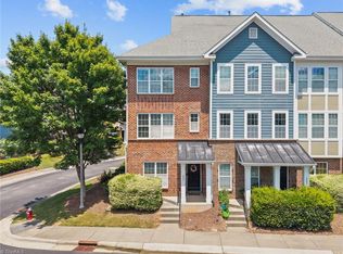 2001 Summerhouse Rd, Cary, NC 27519