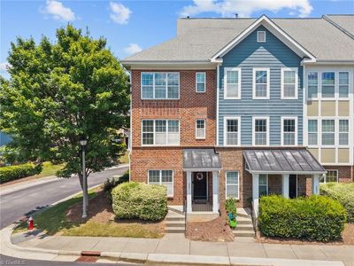 2001 Summerhouse Rd, Cary, NC, 27519