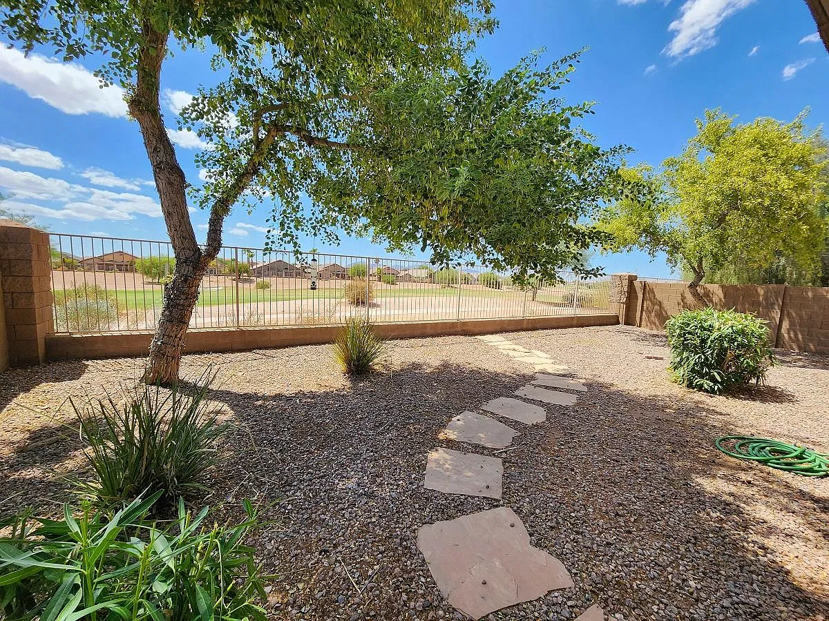 3 bed, 2131 sqft, $1,950 — Photo 3