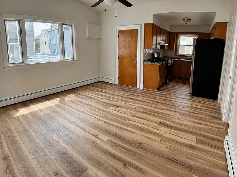 631 Walnut St #1 — Photo 5
