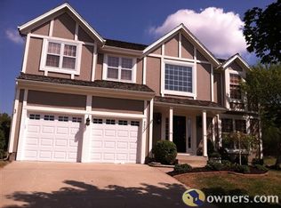 8800 W 124th Ter, Overland Park, KS 66213