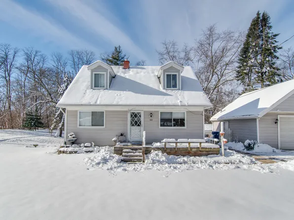 558 Overlook St, White Lake, MI 48386